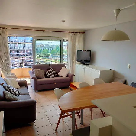 Zongericht Met Zicht Op De Jachthaven