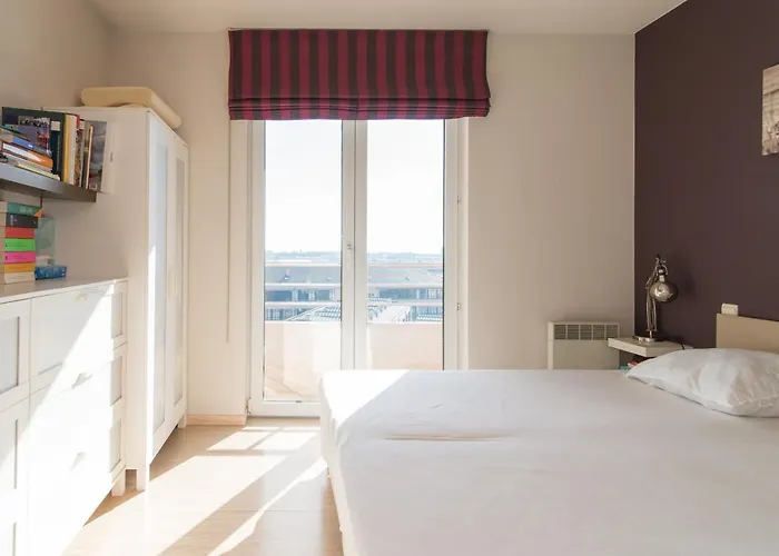 Apartment Zongericht Met Zicht Op De Jachthaven Ostend